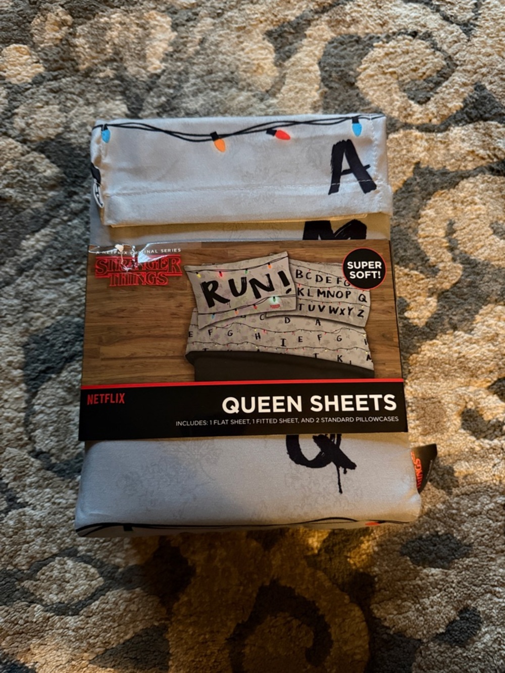 Netflix Stranger Things Sheet Set - White with Red, Orange, Blue, Green Lights